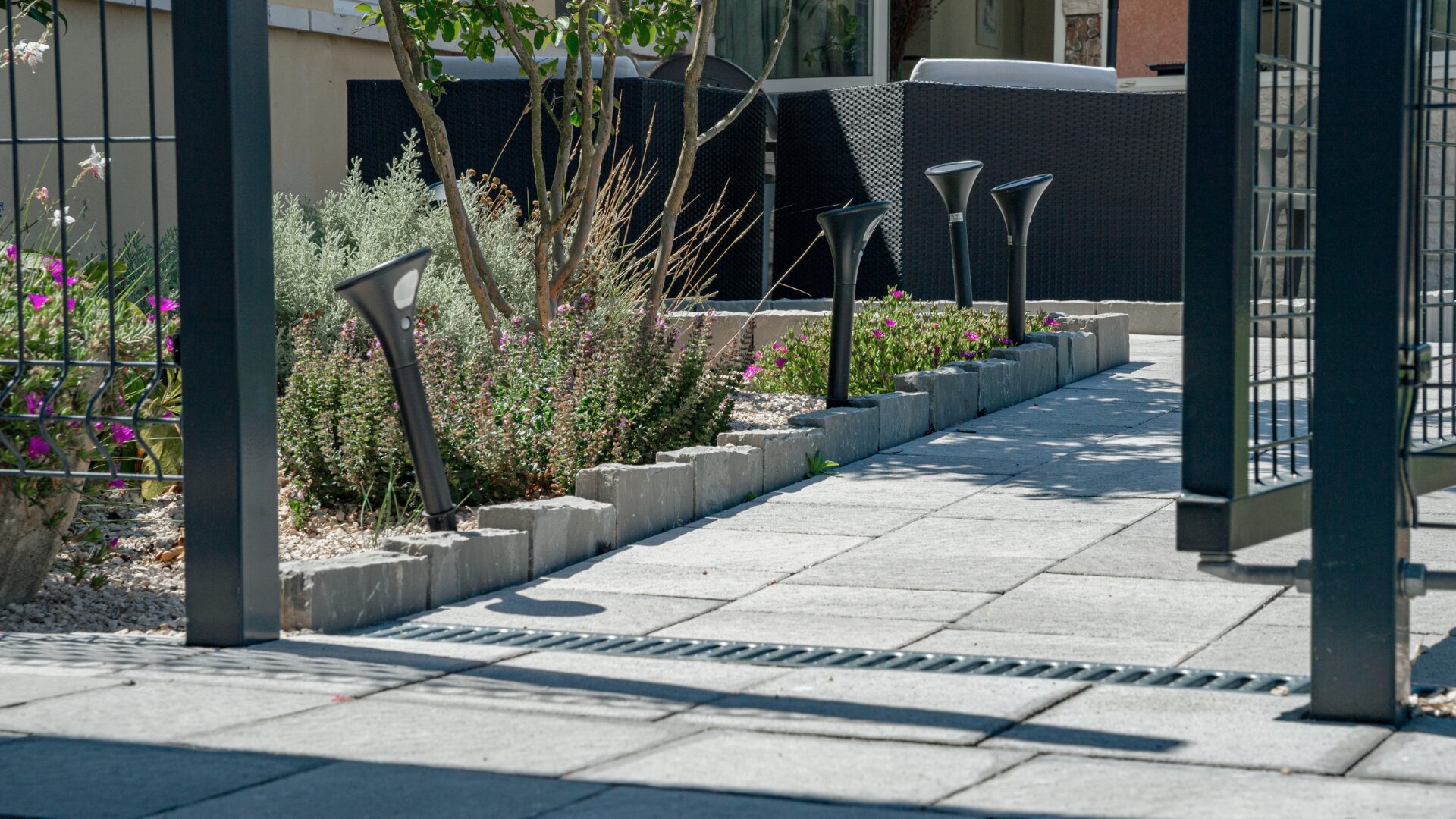 Aménagement de jardin Roanne - allée éclairée