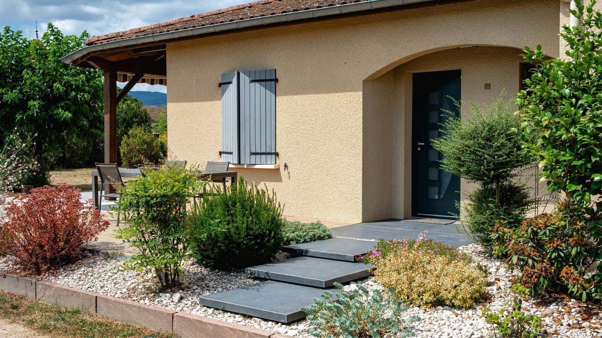 Aménagement de jardin Roanne - entrée classique