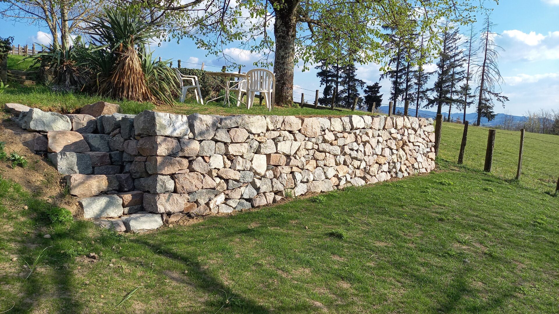 Amenagement de jardin Paray-le-Monial- mur pierre seche