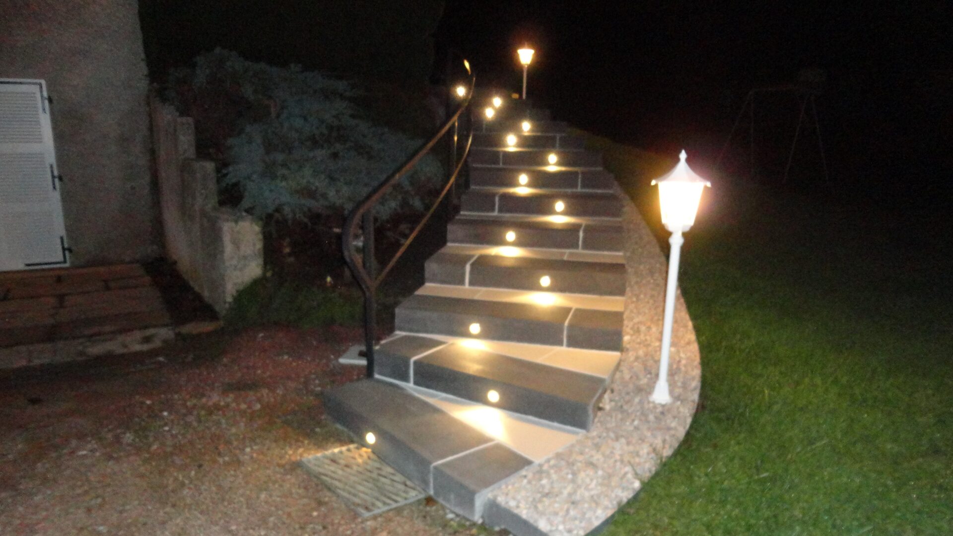 Installation & structure Charlieu - éclairage des allées