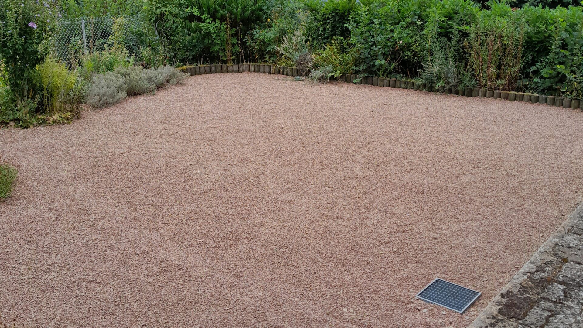 Entretien de jardins roanne - Nettoyage cours et alléées