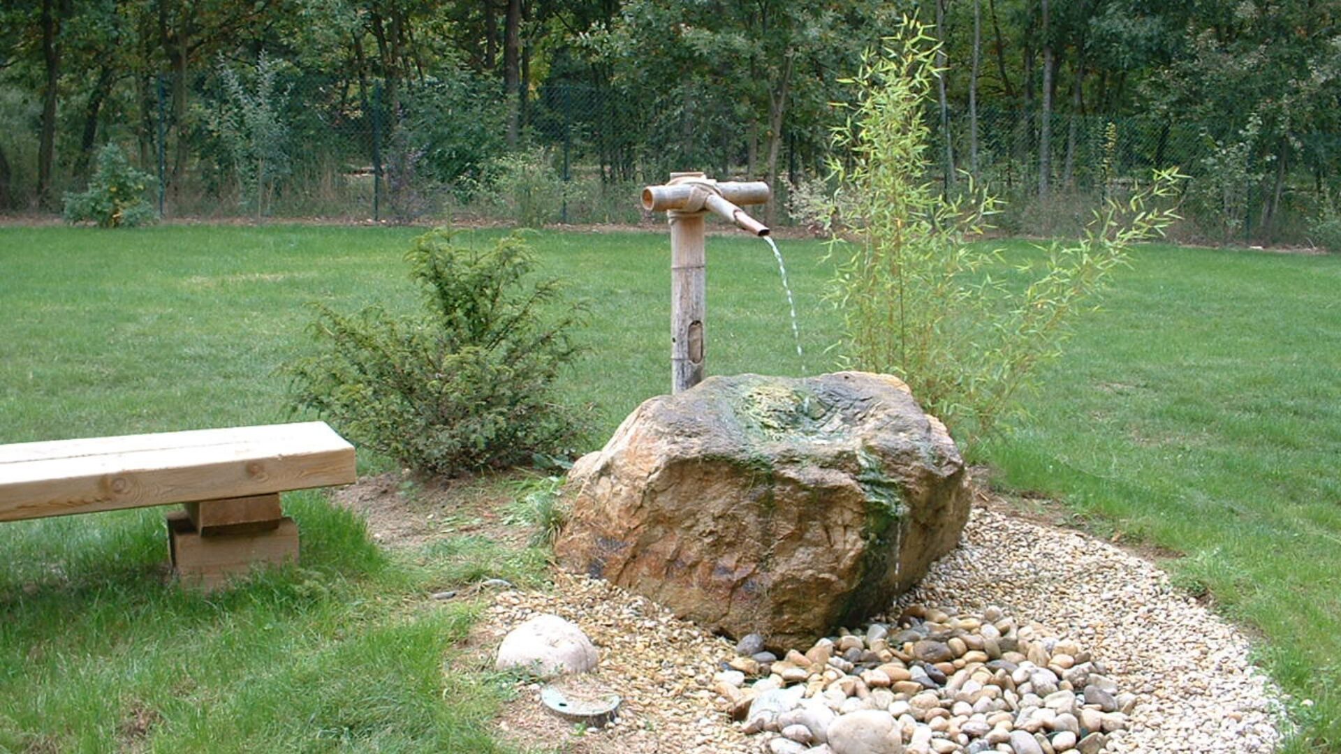 Zone aquatique Paray-le-Monial- Fontaine en pierre