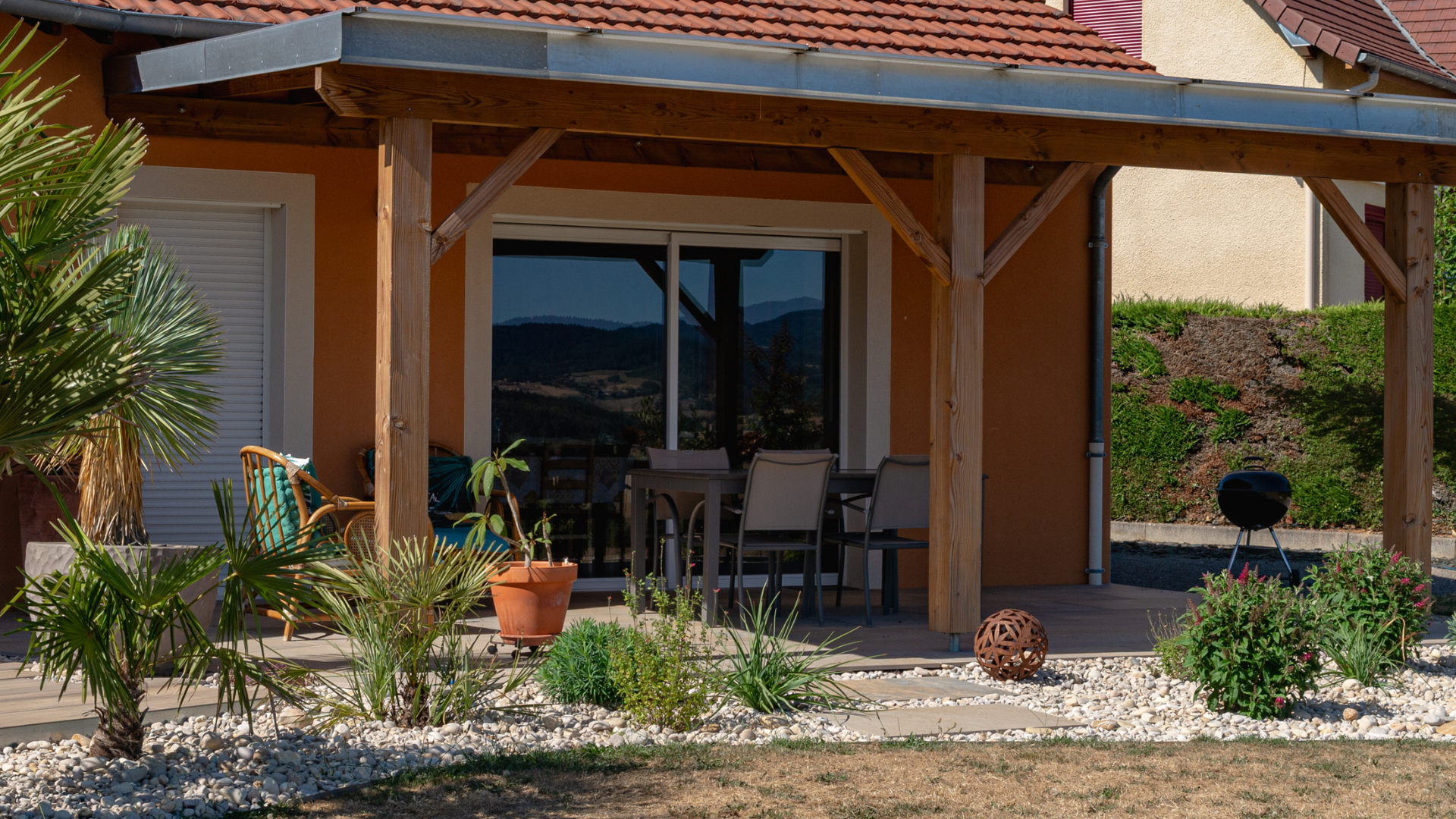 Amenagement de jardin Charlieu - terrasse ombragé
